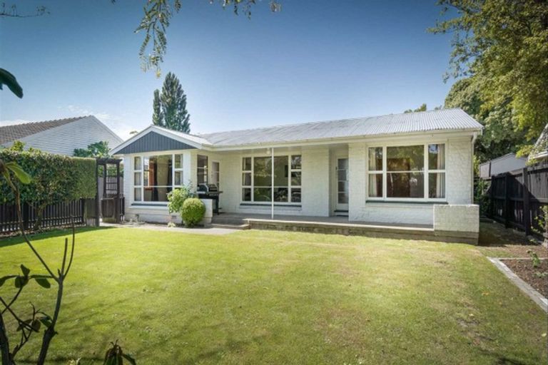 Photo of property in 48 Grahams Road, Ilam, Christchurch, 8041