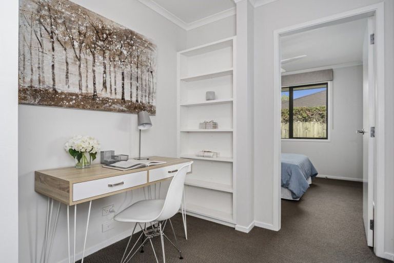 Photo of property in 2 Carex Close, Pyes Pa, Tauranga, 3112