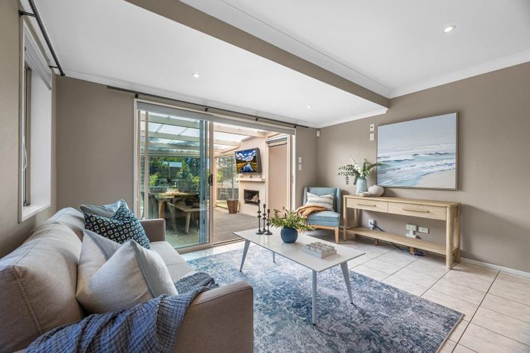 Photo of property in 11 Hinton Place, Pyes Pa, Tauranga, 3112