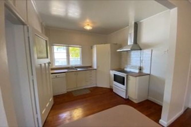 Photo of property in 48 Galloway Street, Hamilton East, Hamilton, 3216