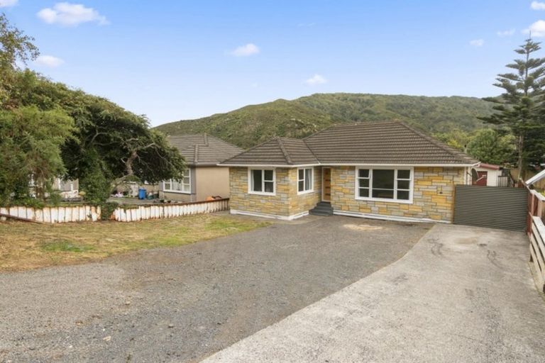 Photo of property in 88 Coast Road, Wainuiomata, Lower Hutt, 5014