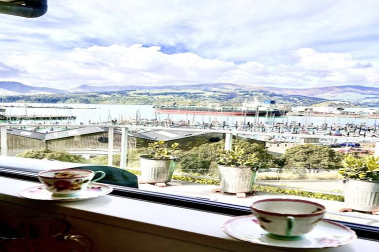 Photo of property in 1 Simeon Quay, Lyttelton, 8082
