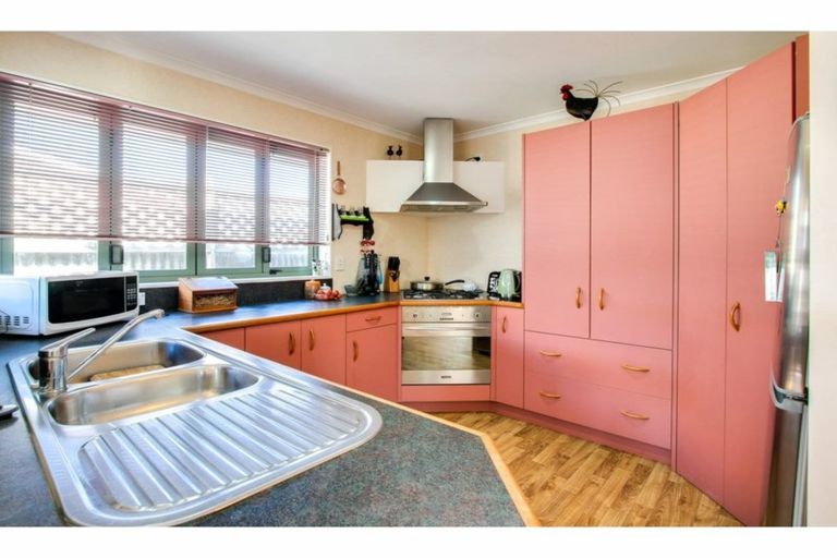 Photo of property in 238c Warwick Road, Mayfair, Hastings, 4122