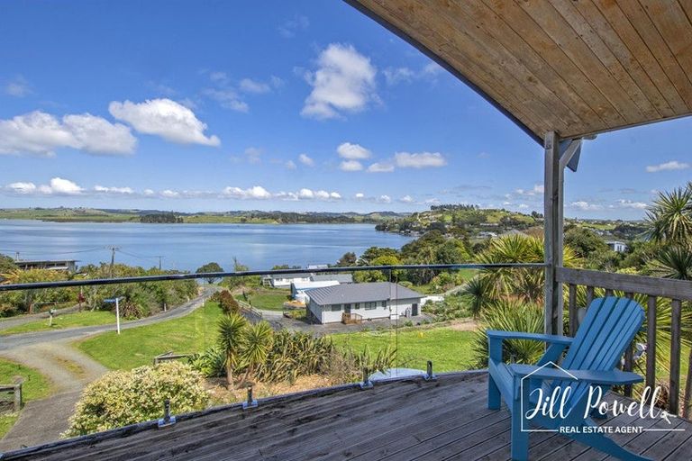 Photo of property in 36 Kilbraugh Street, Whakapirau, Maungaturoto, 0583