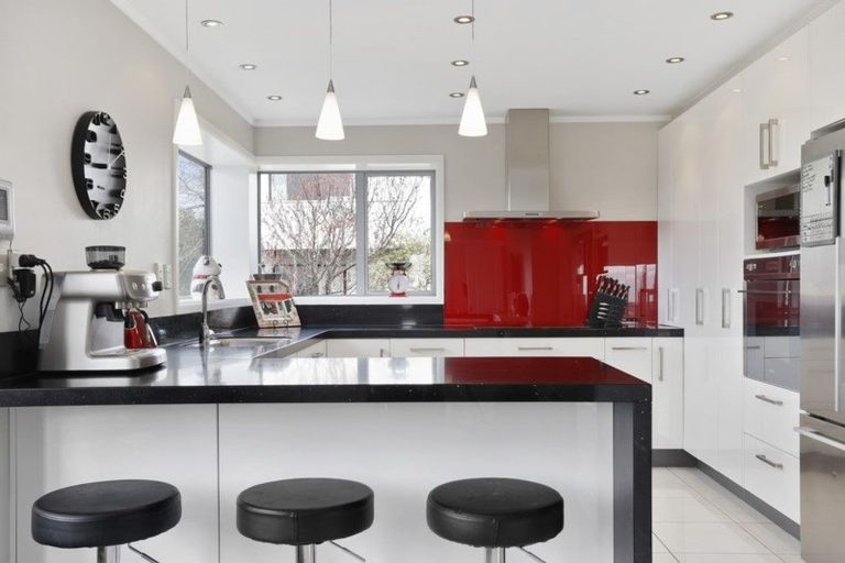 Photo of property in 1/60 Penzance Road, Mairangi Bay, Auckland, 0630