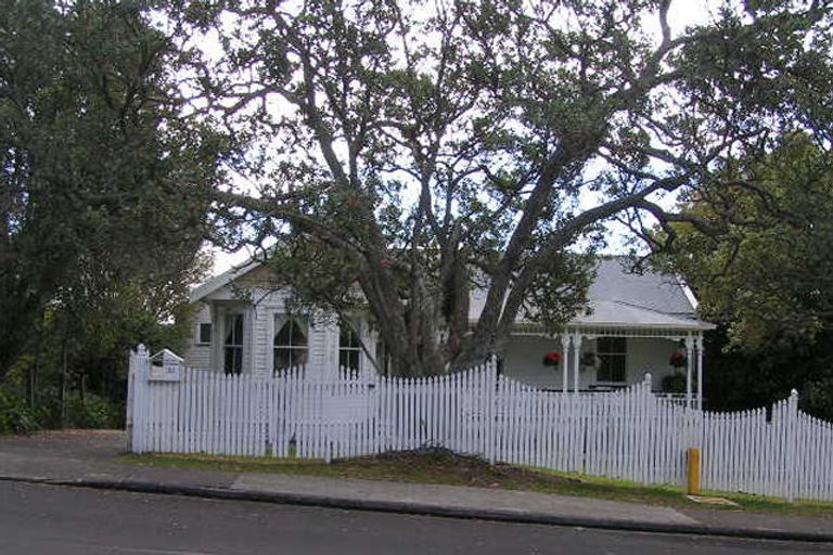 Photo of property in 30 Maritime Terrace, Birkenhead, Auckland, 0626