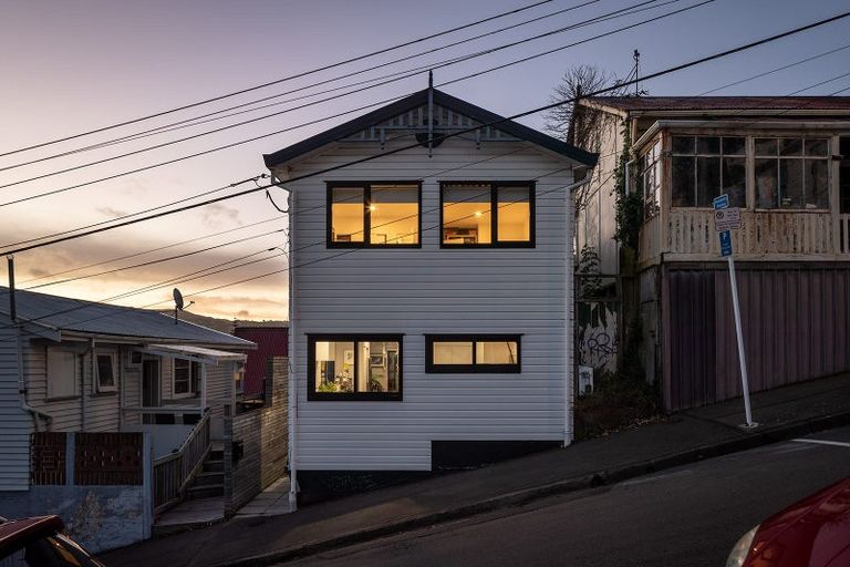 Photo of property in 1 Port Street, Mount Victoria, Wellington, 6011