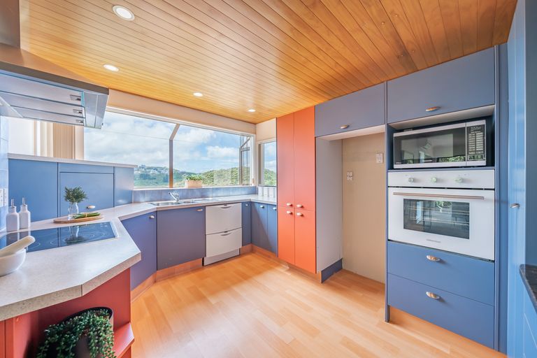 Photo of property in 42 Gurkha Crescent, Khandallah, Wellington, 6035