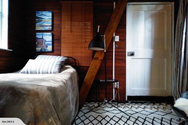 Photo of property in 113 Laingholm Drive, Laingholm, Auckland, 0604