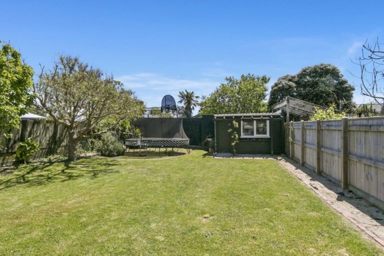 Photo of property in 36 Oroua Street, Eastbourne, Lower Hutt, 5013