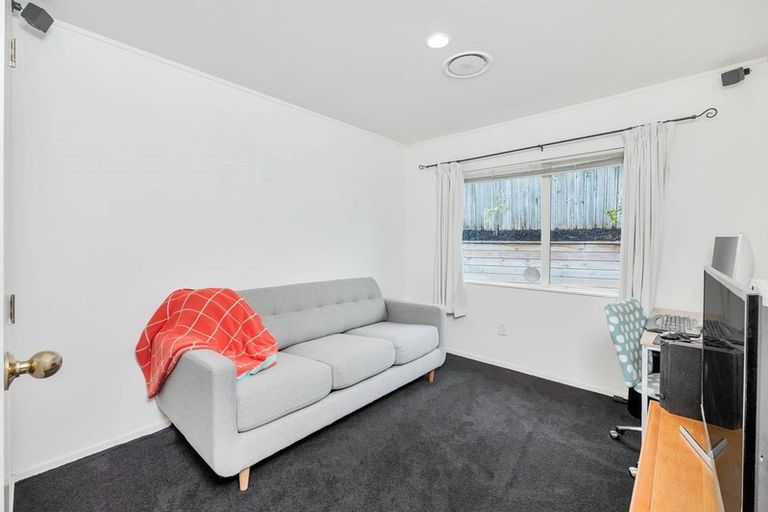 Photo of property in 35 Caversham Drive, Torbay, Auckland, 0630