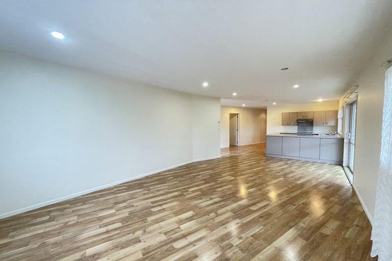 Photo of property in 14a Cypress Place, Sunnynook, Auckland, 0620