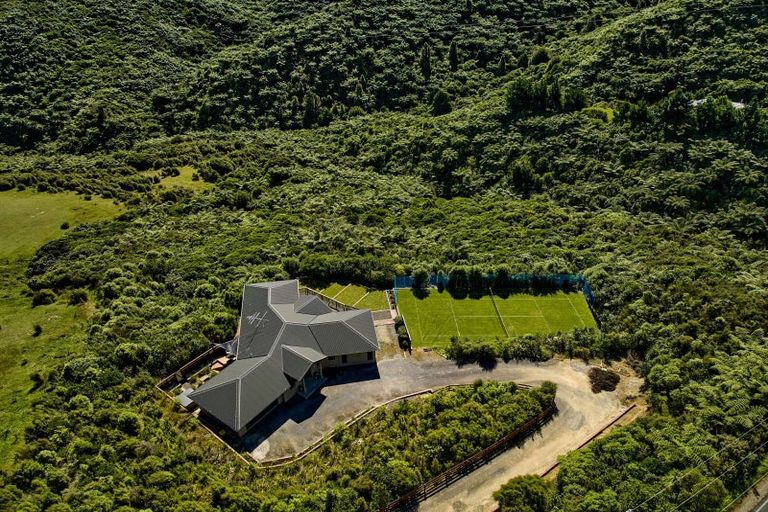 Photo of property in 69 Kaitangata Crescent, Kelson, Lower Hutt, 5010