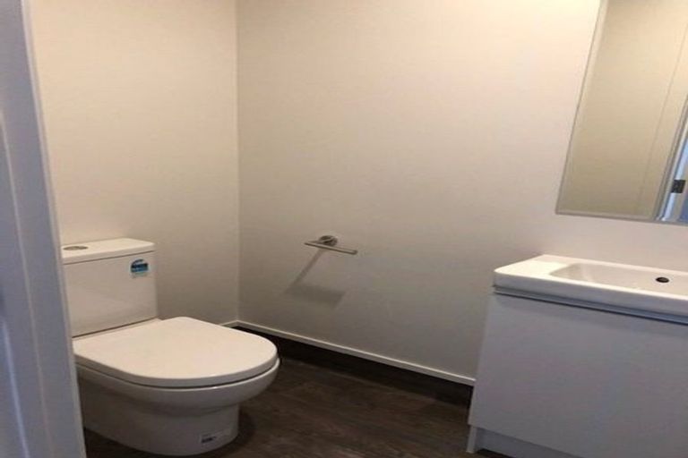 Photo of property in 2/9 Marlene Avenue, Te Atatu South, Auckland, 0610