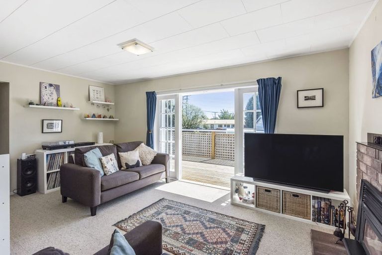 Photo of property in 63 Ruapehu Street, Paraparaumu, 5032