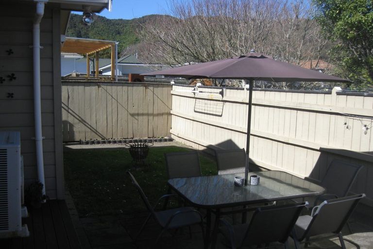 Photo of property in 2/38 Porutu Street, Fairfield, Lower Hutt, 5011