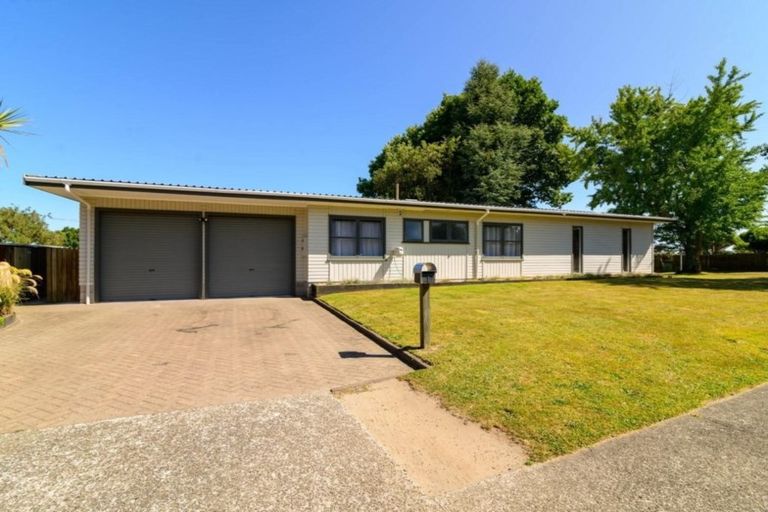 Photo of property in 1 Walnut Place, Owhata, Rotorua, 3010