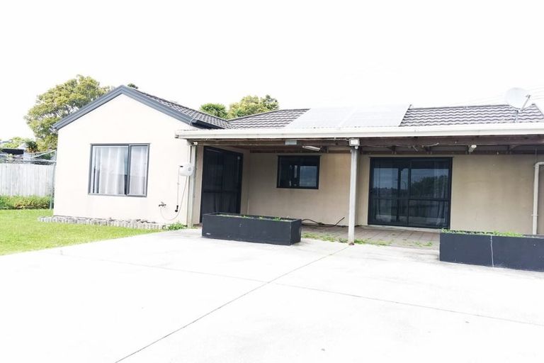 Photo of property in 74 Hetherington Road, Ranui, Auckland, 0612