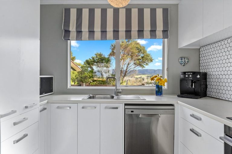 Photo of property in 2/20 Denver Avenue, Sunnyvale, Auckland, 0612