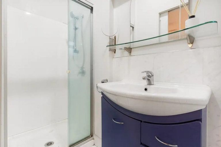 Photo of property in 26 Coles Crescent, Papakura, 2110