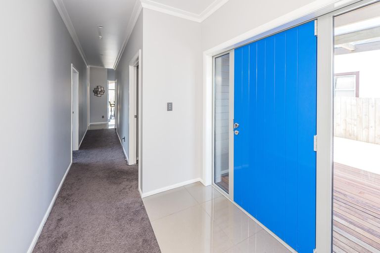 Photo of property in 3 Kamahi Street, Castlecliff, Whanganui, 4501