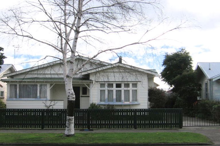 Photo of property in 23 Argyle Avenue, Takaro, Palmerston North, 4410
