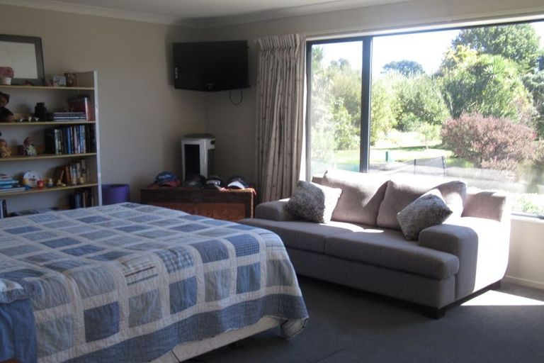 Photo of property in 3 Moss Lane, Raumati Beach, Paraparaumu, 5032