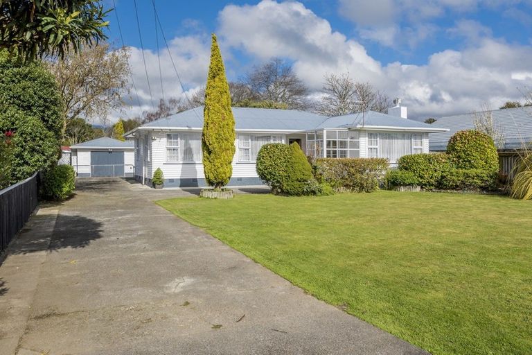 Photo of property in 94 Bartholomew Road, Levin, 5510