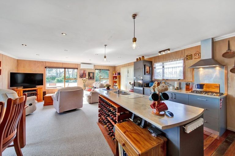 Photo of property in 7 Warren Place, Frankleigh Park, New Plymouth, 4310