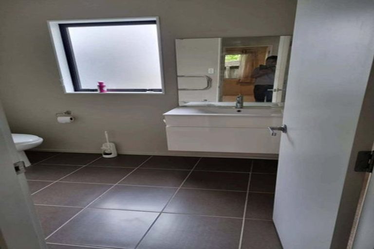 Photo of property in 118a Parkvale Road, Karori, Wellington, 6012