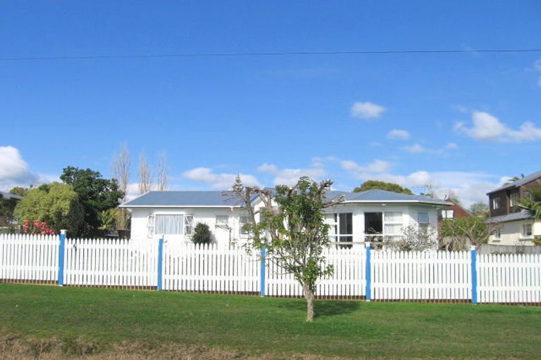 Photo of property in 12 Hawke Crescent, Beachlands, Auckland, 2018