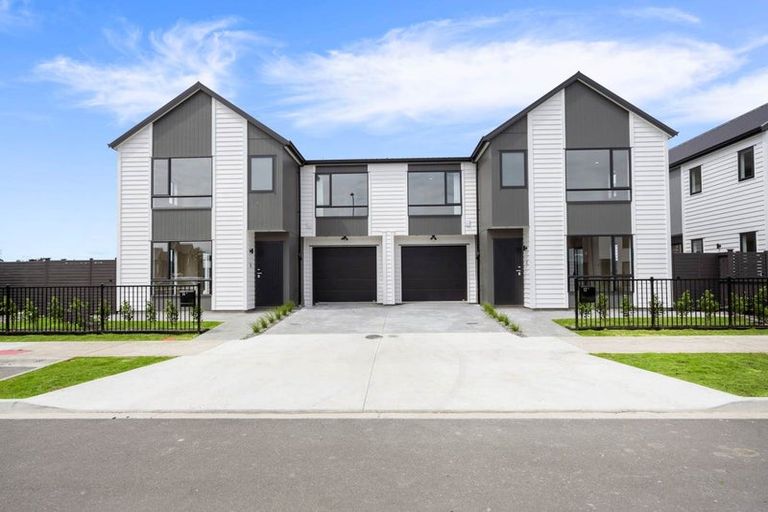 Photo of property in 12 Babos Avenue, Kumeu, 0810