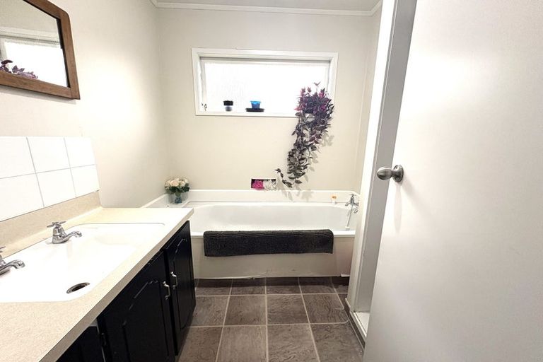 Photo of property in 230 Portsmouth Road, Flaxmere, Hastings, 4120