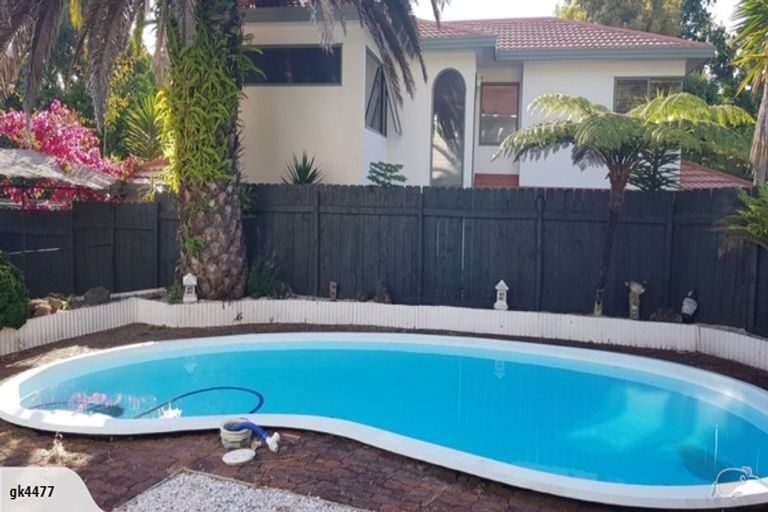 Photo of property in 1/224 Forrest Hill Road, Forrest Hill, Auckland, 0620