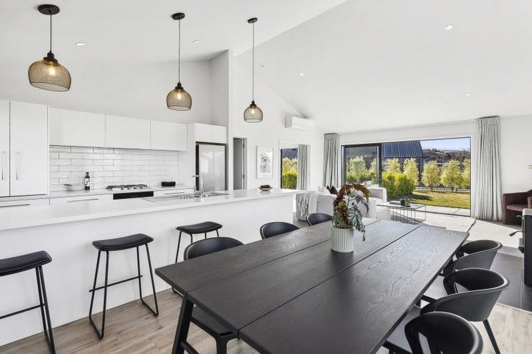 Photo of property in 1 Sorrel Street, Albert Town, Wanaka, 9305