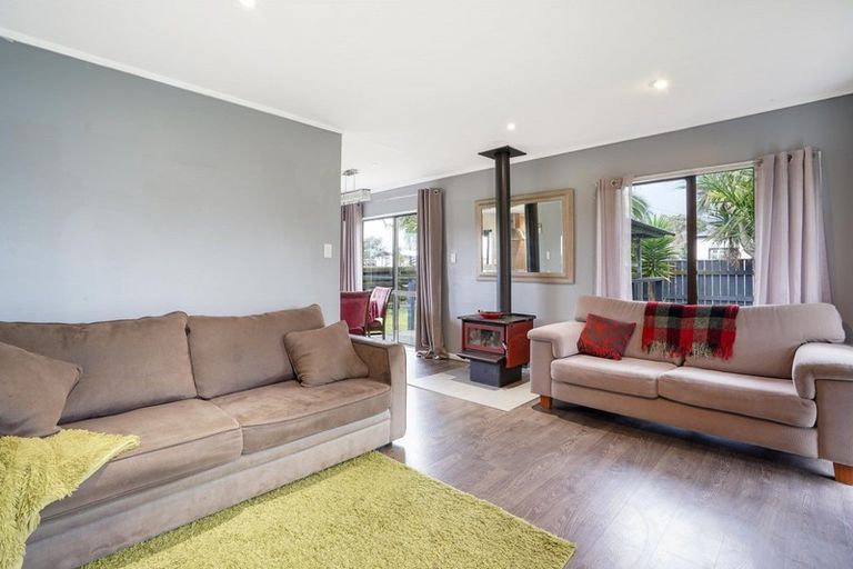 Photo of property in 11 Rata Street, Tokomaru, Palmerston North, 4474