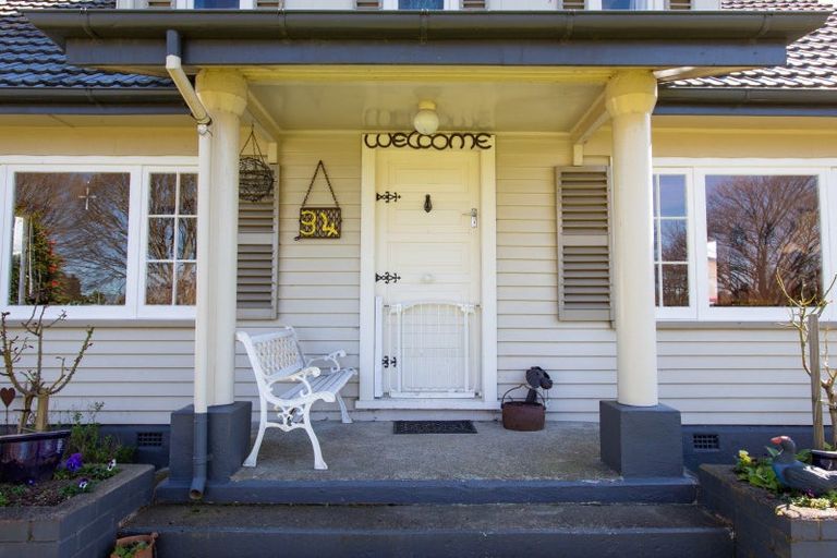 Photo of property in 34 Queen Street, Dannevirke, 4930