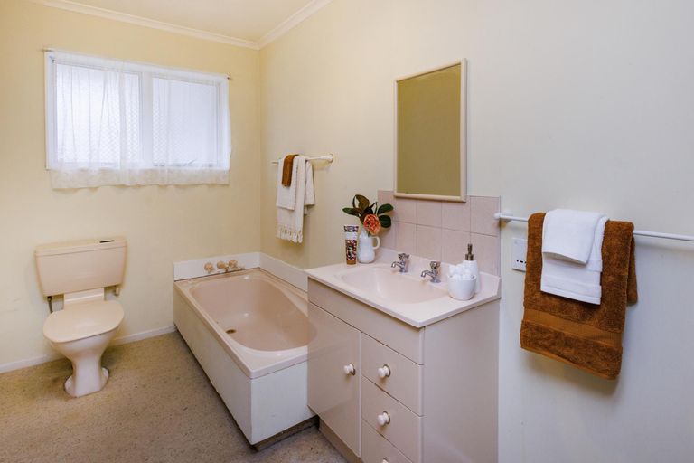 Photo of property in 9 Churchill Avenue, Hokowhitu, Palmerston North, 4410