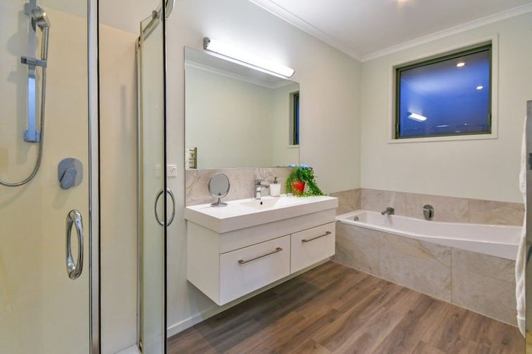 Photo of property in 98 Helenslee Road, Pokeno, 2472