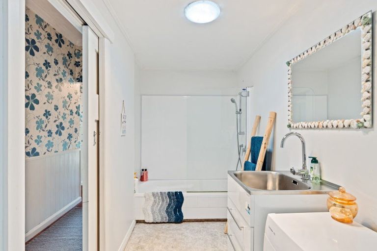 Photo of property in 383 Saint Aubyn Street, Moturoa, New Plymouth, 4310