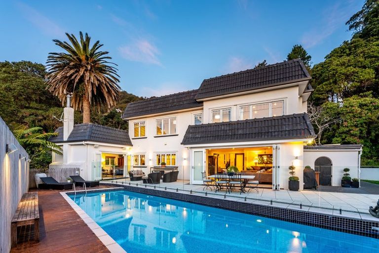 Photo of property in 24 Walter Road, Lowry Bay, Lower Hutt, 5013