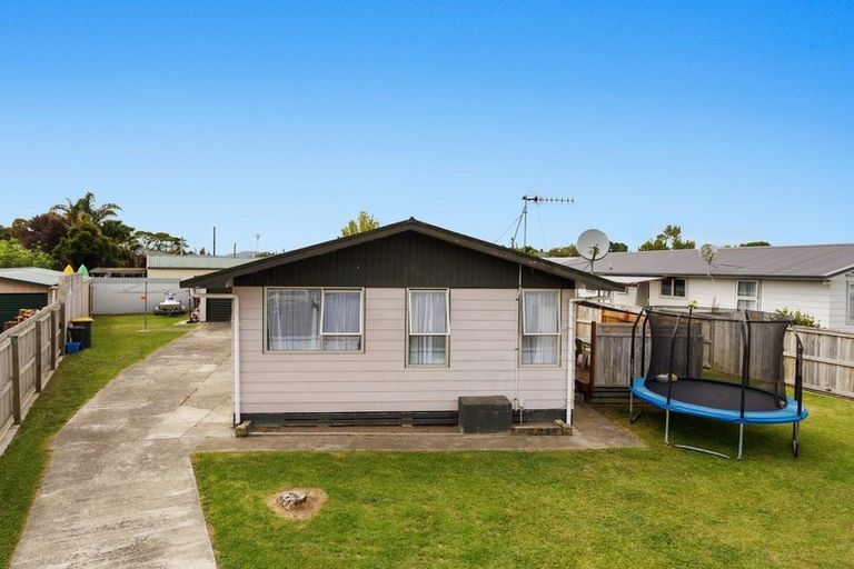 Photo of property in 15 Matipo Place, Edgecumbe, 3120