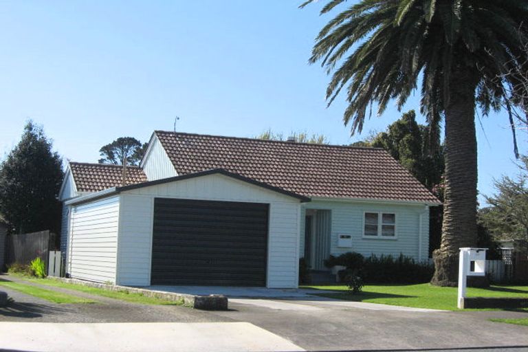 Photo of property in 25 Exeter Street, Brooklands, New Plymouth, 4310