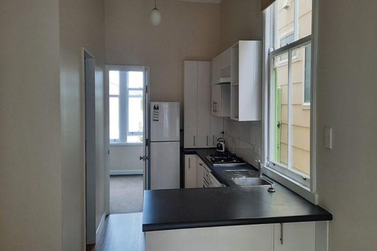 Photo of property in 2 Yale Road, Mount Cook, Wellington, 6021