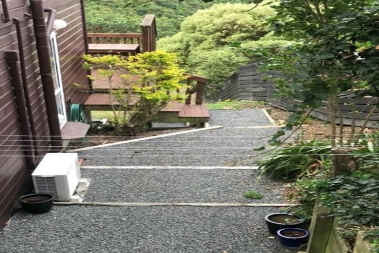 Photo of property in 2/49 Mandalay Terrace, Khandallah, Wellington, 6035