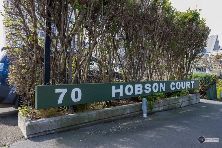 Photo of property in Hobson Court Flats, 58/70 Hobson Street, Thorndon, Wellington, 6011