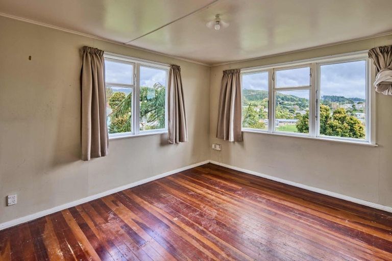 Photo of property in 14 Gloucester Street, Cannons Creek, Porirua, 5024