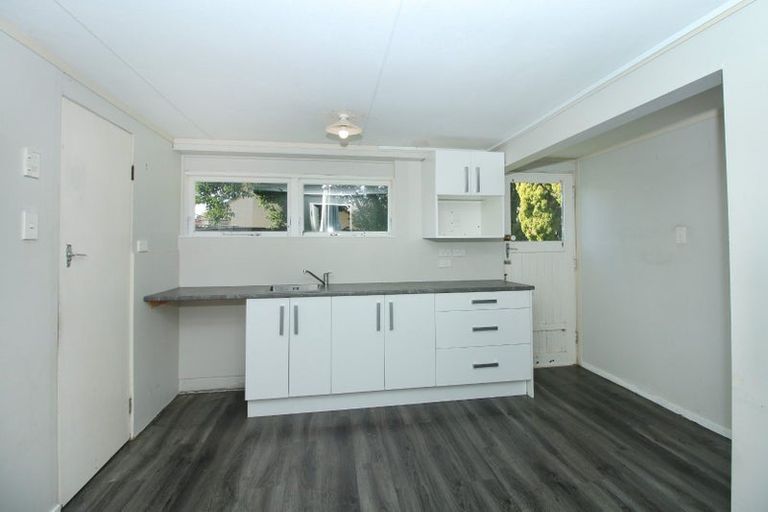 Photo of property in 14 Viscount Place, West End, Palmerston North, 4412