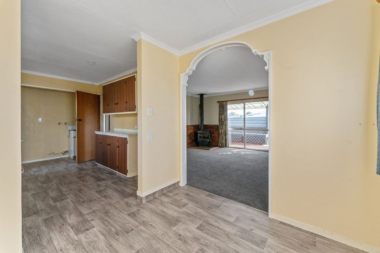 Photo of property in 24 Hillcrest Drive, Kelvin Grove, Palmerston North, 4414