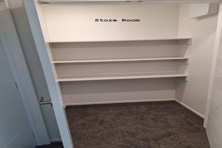 Photo of property in 2/17 Barneys Farm Road, Clendon Park, Auckland, 2103